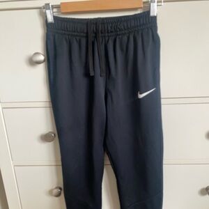 Nike kids xl  Black Therma fit Pants